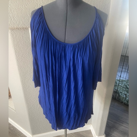 Cold Shoulder Top - Picture 1 of 4